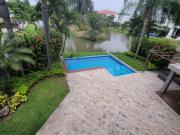 Casa de Lujo en Venta al Pie del Lago – Urb. Laguna del...