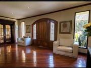 EN VENTA O RENTA CASA EN CUMBAYA EN URBANIZACIÓN PRIVADA