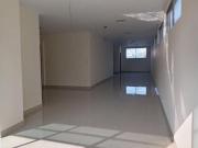 EN VENTA OFICINA CON 2 PARQUEOS, KENNEDY NORTE