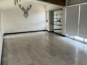 EN VENTA PROPIEDAD CON 2 DEPARTAMENTOS Y 1 LOCAL COMERCIAL