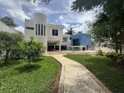 En venta residencia amueblada en Montecristo