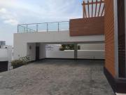 EN VENTA RESIDENCIA PARA REMODELAR EN COLINAS DE SAN...