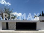 EN VENTA RESIDENCIA RENOVADA DE UNA PLANTA EN CAMPESTRE...