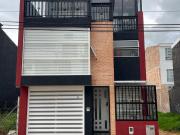 EN VENTA SENSACIONAL CASA MODERNA