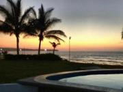 En venta terreno con vista al mar bifamiliar Urb Ciudad...