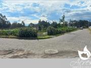 EN VENTA TERRENO DE 585M2 EN CAYAMBE BARRIO MIRAFLORES...