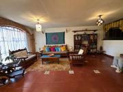 En Villa Verdún casa en venta para remodelar