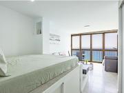 Encantador estudio con vistas al mar y acceso a la playa...