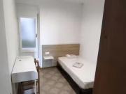 ¡Oferta! Habitación en Carrer dels Alts Forns, La Marina...