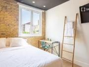 ¡Renta! Habitaciones en piso de 5 dormitorios en Valencia