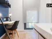 Barato Se alquila habitación cerca de Campus Reina...