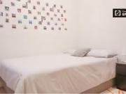 ¡Recién llegado! Se alquila habitación en apartamento de...