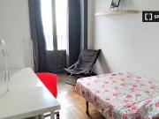 ¡Oferta! Se alquila habitación en piso de 8 habitaciones...