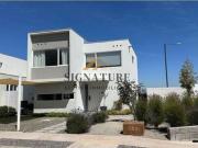 ENCANTADORA CASA CON PISCINA EN CHICUREO