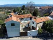 Encantadora Casa de Pedra com 3 Quartos no Centro de...