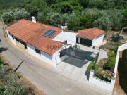 Encantadora casa de pedra T3 situada em aldeia tranquila...