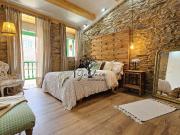 ENCANTADORA CASA DE PIEDRA EN EL CORAZÓN DE ARES