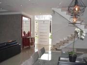 Encantadora Casa Para Venda Condomínio Morada dos Lagos...