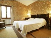 Encantadora casa rústica de dos habitaciones con piscina...