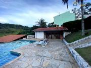 Encantadora Chácara de 3 Dormitórios à Venda em...