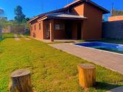 Encantadora chácara em Cotia com piscina