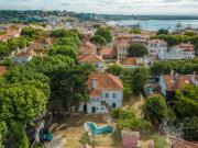 Encantadora Moradia Familiar Histórica T7 no Coração de...