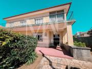 Encantadora Moradia Vintage em São João do Estoril Uma...