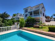 Encantadora villa de 4 5 dormitorios en Elviria, Marbella