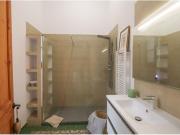 Encanto Gótico con Historia y Confort Moderno