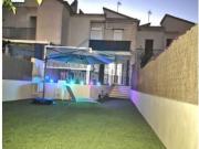 Encanto, luz y confort en este precioso chalet adosado...