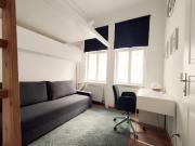 Enchanting 3 room Oasis with Balcony and Ideal Transit,...