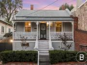 ENCHANTING VICTORIAN COTTAGE WITH MODERN COMFORTS ON...