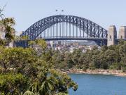 End of peninsula apartment, Harbour Bridge & water views
