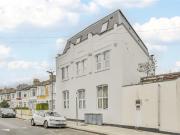 End of terrace house for sale