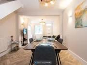 End terrace house to rent in Vincent Road, Kingston Upon...