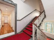 Endlich gefunden Lichtdurchflutete Altbauwohnung in...