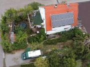 Energetisch saniertes Haus mit Garten und Garage