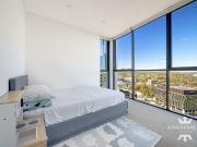 Enjoy Beautiful Views In The Spacious Modern Apartment