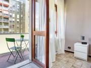 Enorme Camera singola super luminosa con terrazza in Via...