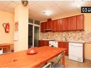 Enorme habitación con cómoda en piso compartido, Los...