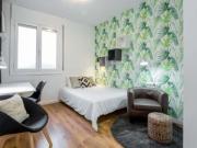 Enorme habitación de cama doble en un ático en Gracia