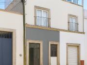 Enorme propiedad de tres niveles en venta. Corregidora...