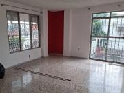 Enorme y espacioso departamento con una excelente...