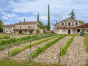 Ensemble de deux maisons en pierre avec trois chambres...