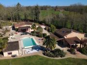 Ensemble immobilier au calme avec dépendances