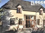 Ensemble immobilier avec deux maisons, vaste terrain,...