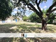 Ensemble immobilier avec petite maison et terrain constructi