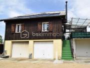 Ensemble immobilier comportant 2 logements et trois...