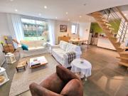 Ensemble immobilier: Habitation principale + 2 appartements
