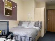 Ensuite Bronze F Has an Apartment